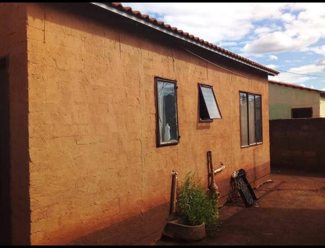 2 BEDROOM HOUSE FOR SALE IN SOSHANGUVE SOUTH